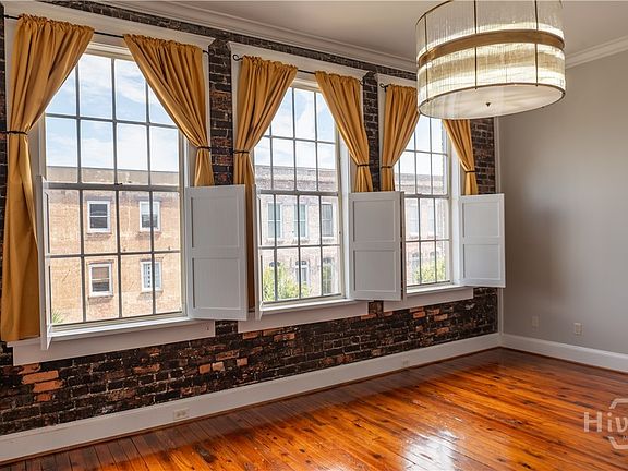4th image of 321 W Broughton Street #8