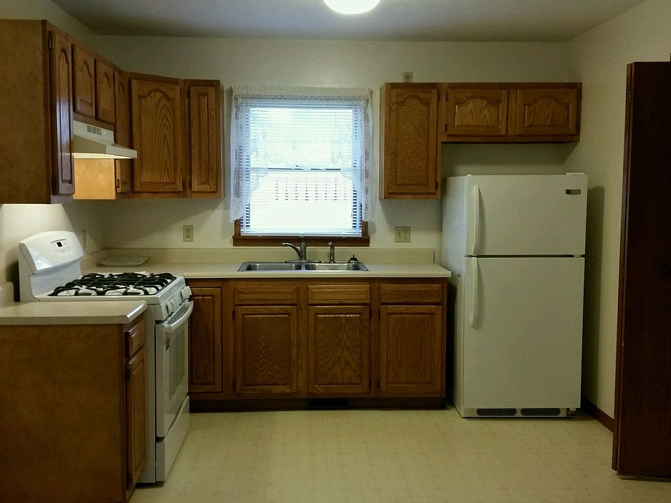 1st image of 436 W 1st St