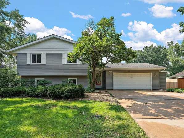 1709 Heron Ln N, Oakdale, MN 55128