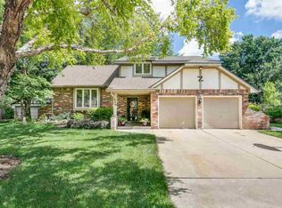 526 E Dover Dr, Valley Center, KS 67147