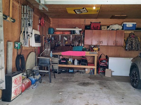 305 S Main St, Laurel, IA 50141