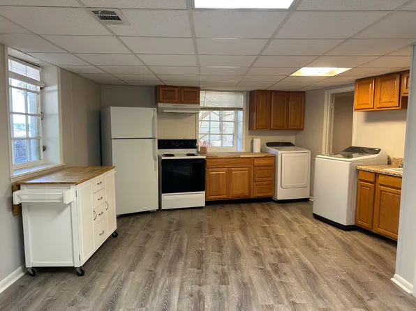 560 Pine Grove Rd, Roswell, GA 30075