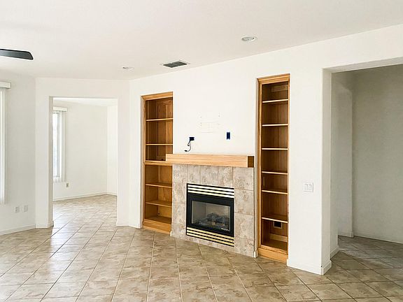 2nd image of 995 Castleberry Ln