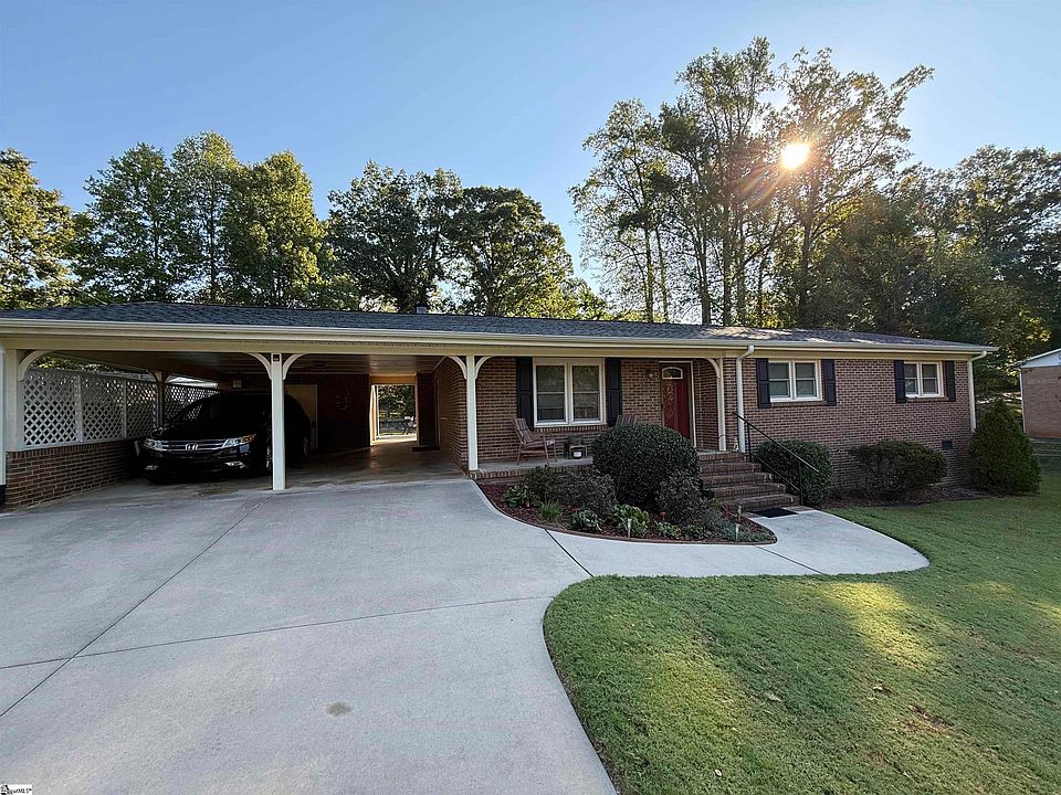 1st image of 10 Dickens Ln