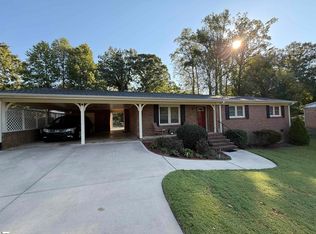10 Dickens Ln, Taylors, SC 29687