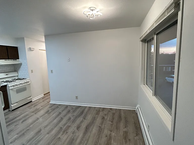 1002 Main St #1 — Photo 8
