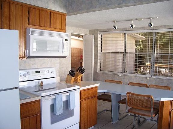 3rd image of 630 Bourne Pl