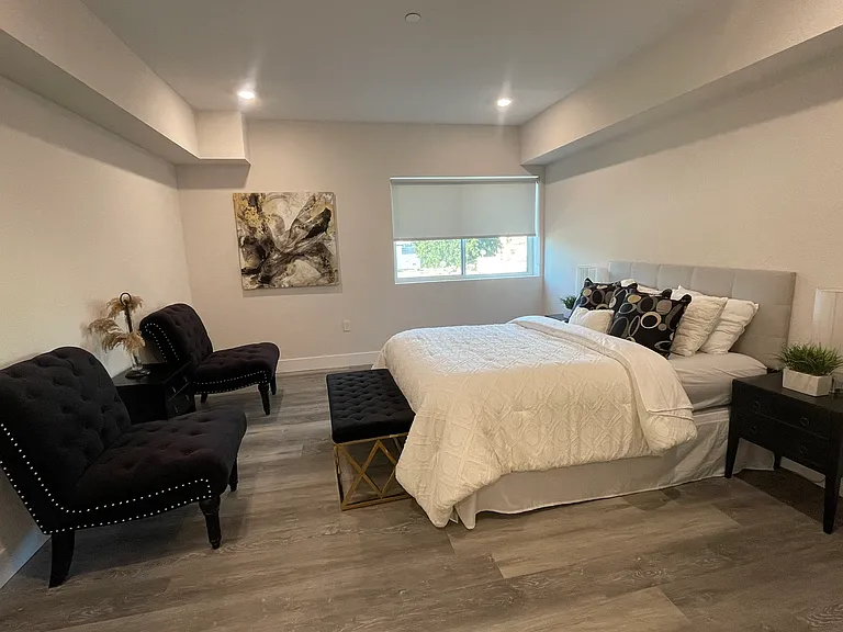 The SECRET in K-Town Luxury Apartments — Photo 43