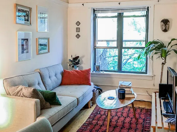 631 W Arlington Pl #2, Chicago, IL 60614