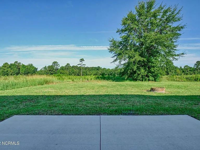 109 Easton Dr — Photo 29