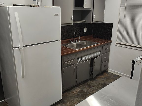 2nd image of 216 E Bruce Ave