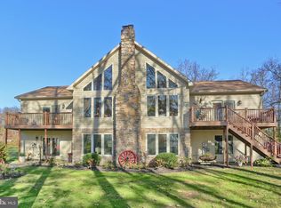 361 Bellaire Park Rd, Carlisle, PA 17013