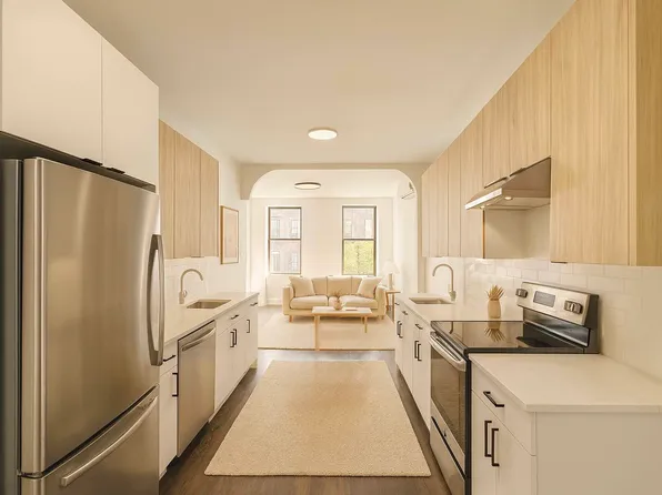 647 Willoughby Avenue image 2 of 8