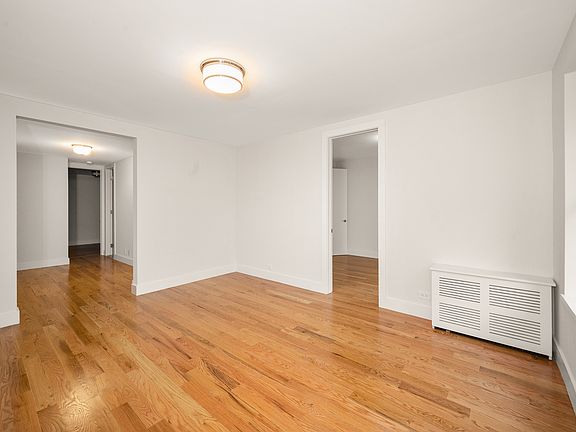4th image of 3265 Bainbridge Ave APT B12