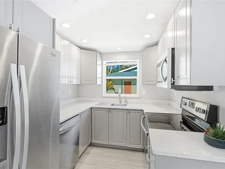 5320 Moeller Ave — Photo 5