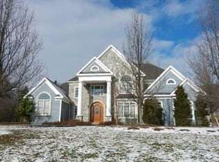 3 Longmeadow Dr, Elmira, NY