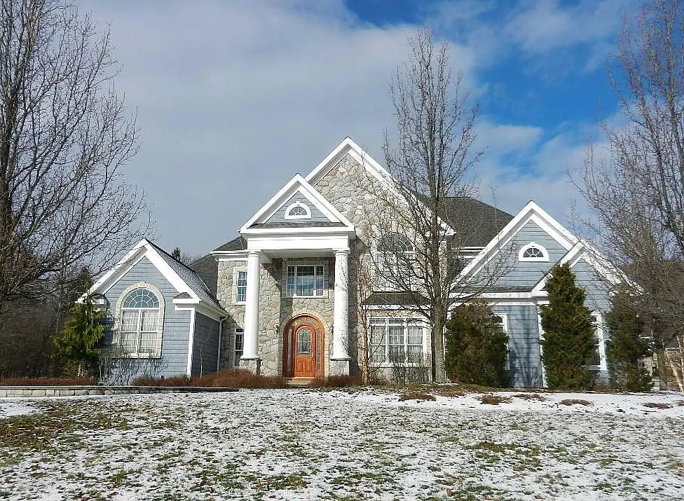 3 Longmeadow Dr photo 1