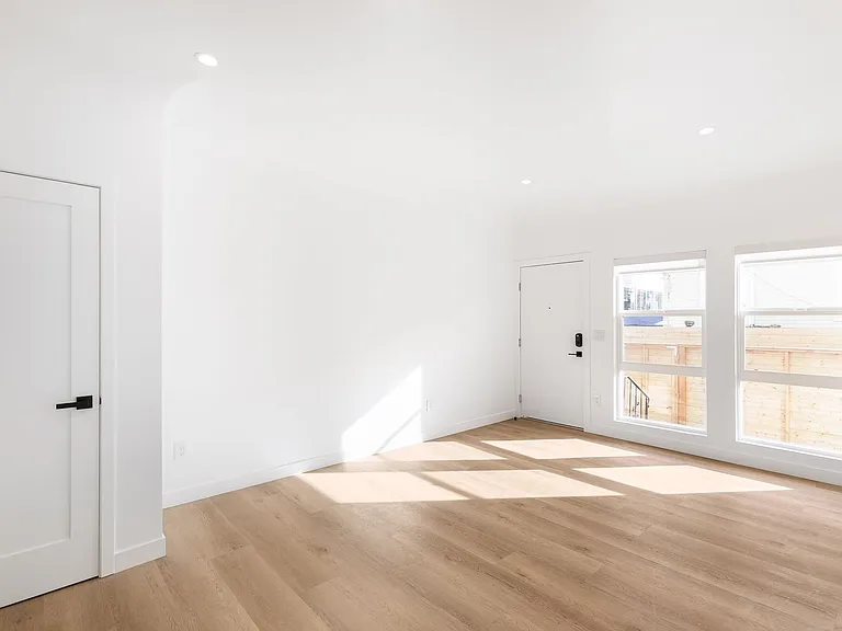 1174 N Madison Ave beautifully remodeled oasis — Photo 25