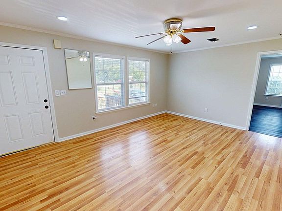 5th image of 341 Temple Terrace Cir