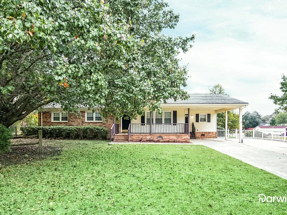 220 Hickory Dr