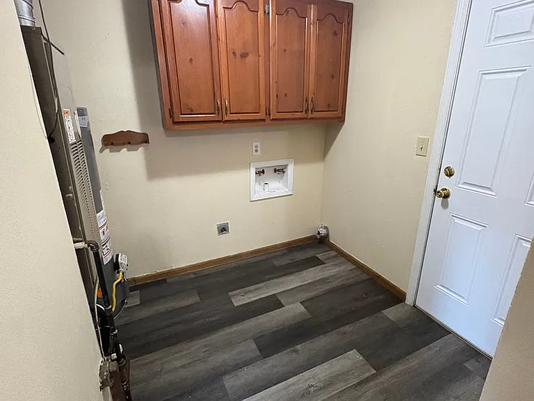 2426 N Delaware Ave — Photo 9