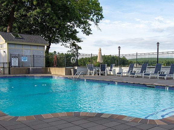 5th image of 604 Beacon Park Unit 604