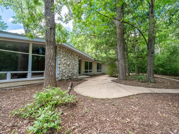 1347 1/2 Woodland Ct W, Deerfield, IL 60015