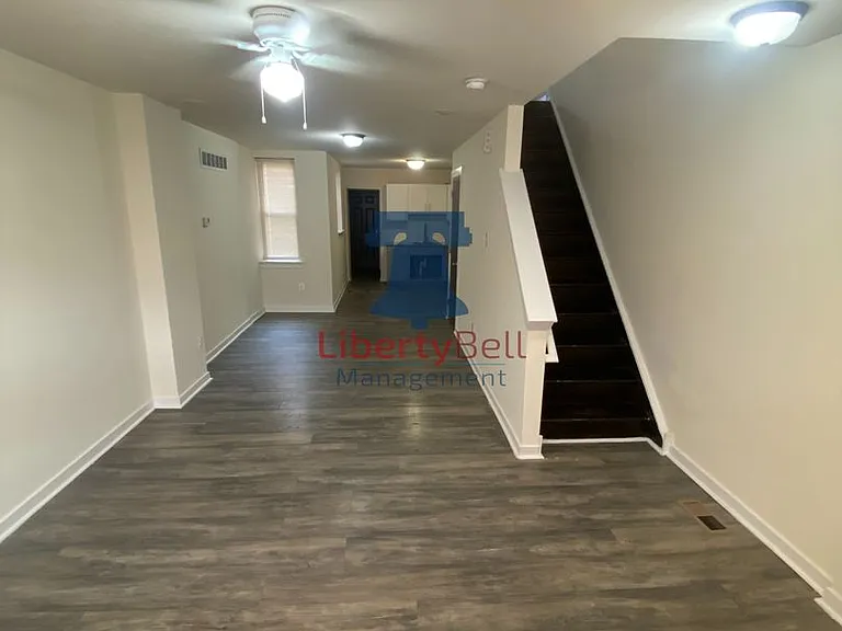 1543 N Frazier St — Photo 2