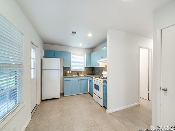 4th image of 671 OVERHILL DR