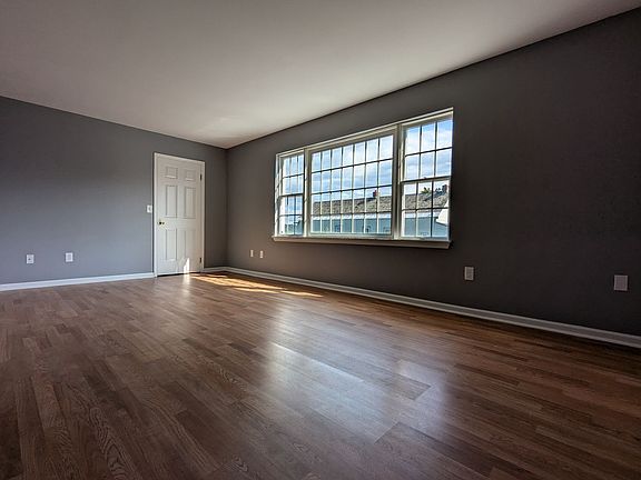 4th image of 64 Howard St #2R