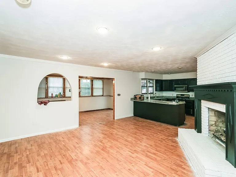 6919 Taylor Manor Ave — Photo 4