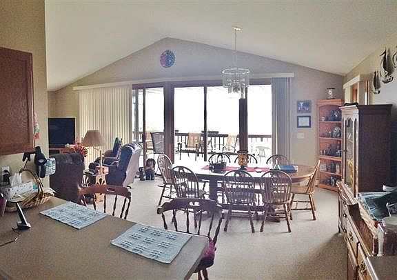 3rd image of 42620 Lakeshore Dr
