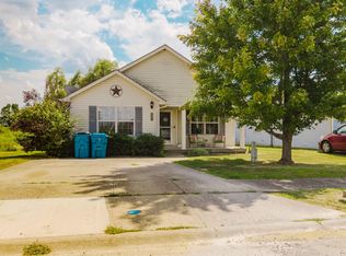 210 Charles Carr Dr, Harrodsburg, KY