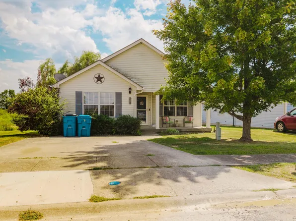 210 Charles Carr Dr, Harrodsburg, KY 40330