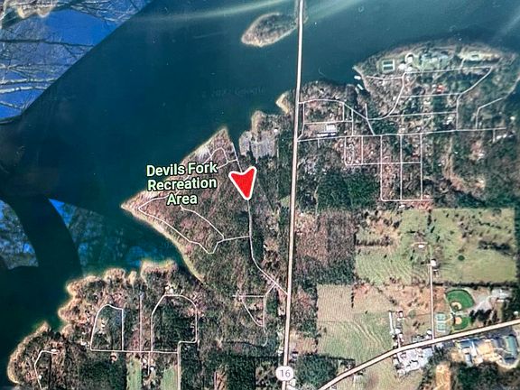 2nd image of 60 Red Fox Rd