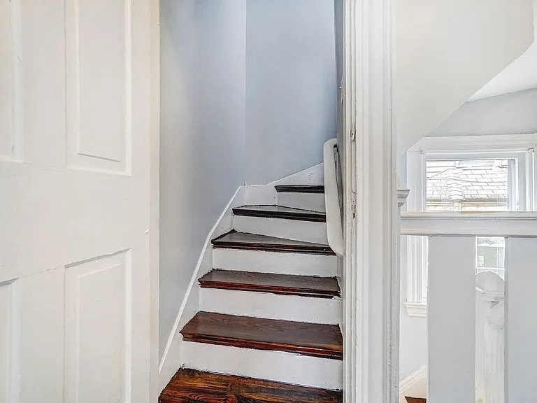 870 Rockdale Ave — Photo 37