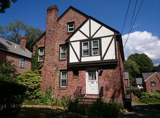 261 Russett Rd, Brookline, MA 02467
