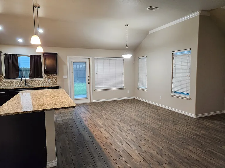 7822 Fort Griffen Dr — Photo 3