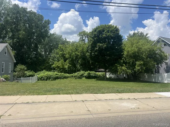 0 N Leroy St, Fenton, MI 48430