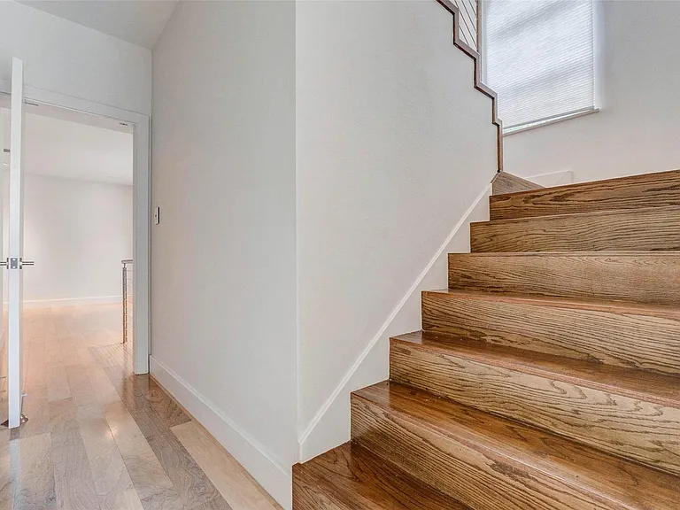 1222 Marconi St — Photo 18
