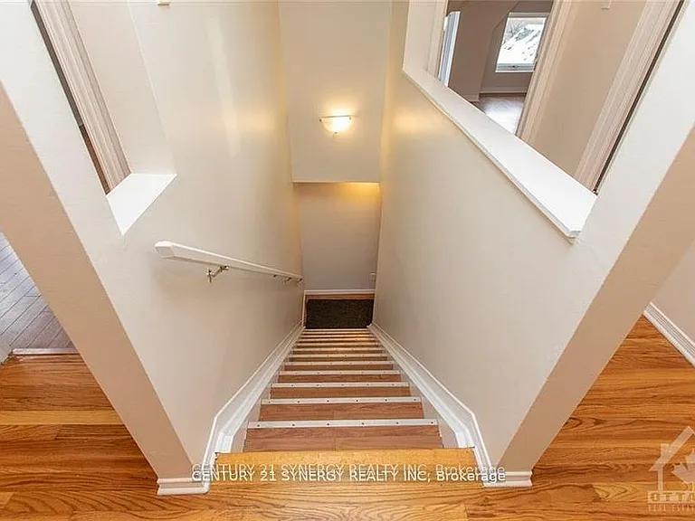 450 Maclaren St #10 — Photo 24