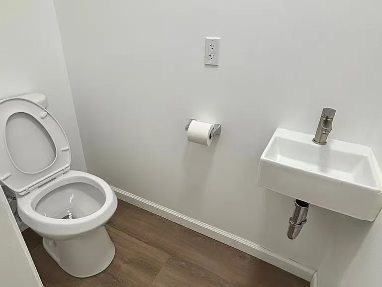 165th St — Photo 4