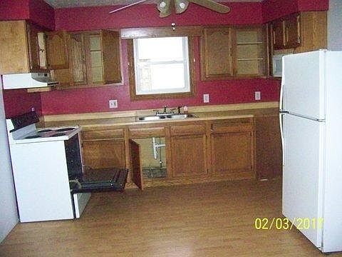 3rd image of 1040 Kate St