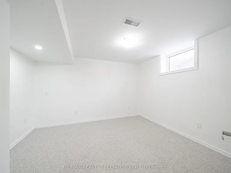 635 Peele Blvd — Photo 10