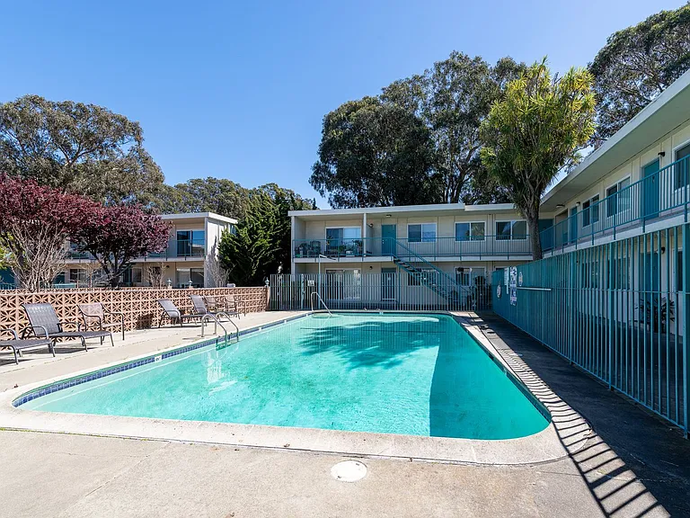 Parklane — Photo 19
