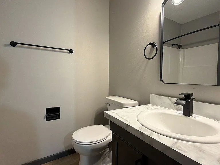 1121 N 28th St #14 — Photo 7