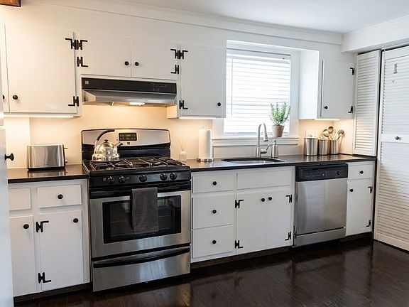4th image of 19 Rowland St #2