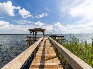 32834 Lakeshore Dr, Tavares, FL 32778