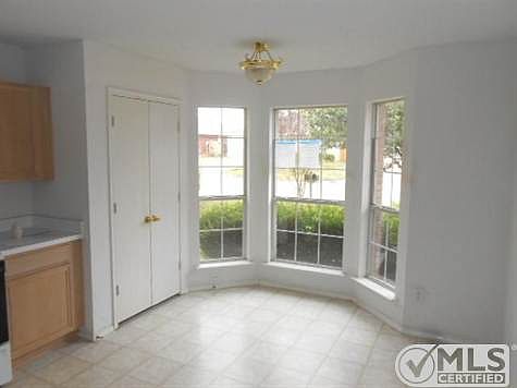 4th image of 10225 Tustin Ter