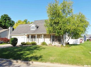 314 Oakbrook Dr, East Peoria, IL 61611
